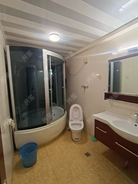 3室2廳1陽臺(tái) 盛世豪庭四期衛(wèi)生間