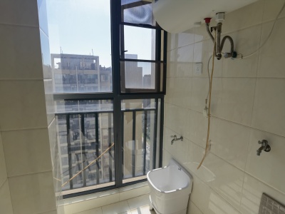 2室2廳1陽臺 金坤尚城學(xué)府里