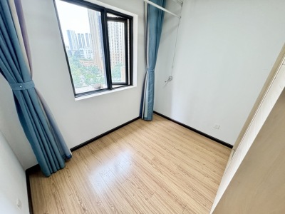 3室2廳2陽臺(tái) 濱江俊園塞納組團(tuán)