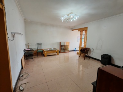 3室2廳1陽(yáng)臺(tái) 水晶大院