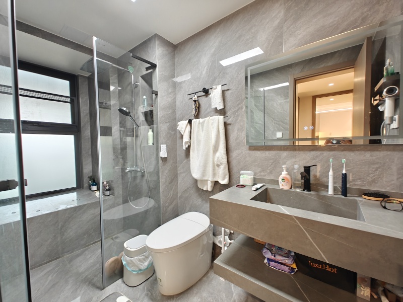 3室2廳1陽臺(tái) 龍湖天璞A1地塊衛(wèi)生間