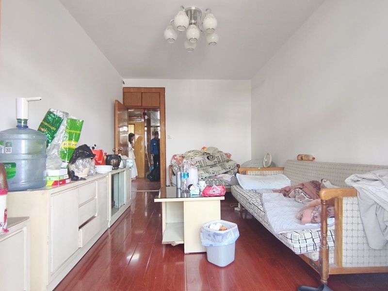 3室2廳1陽臺 栗樹頭社區(qū)客廳