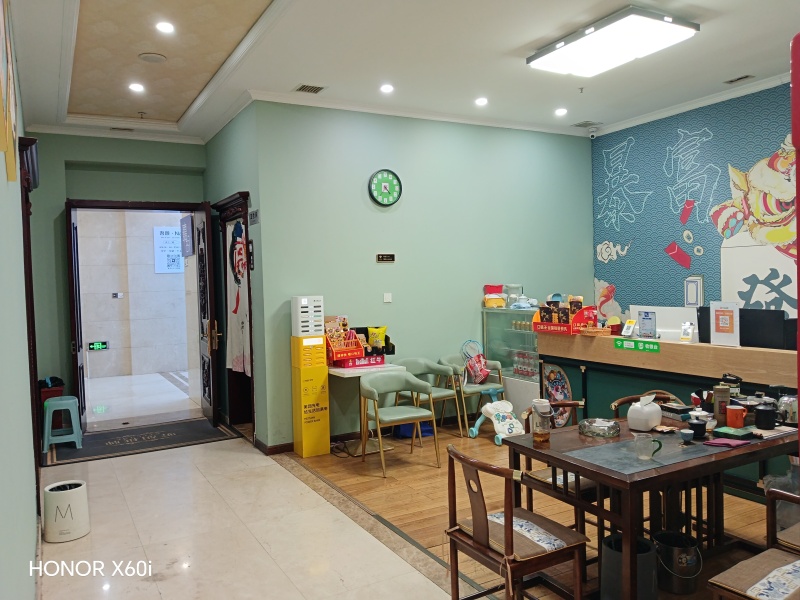300㎡ 假日城市商铺内景图
