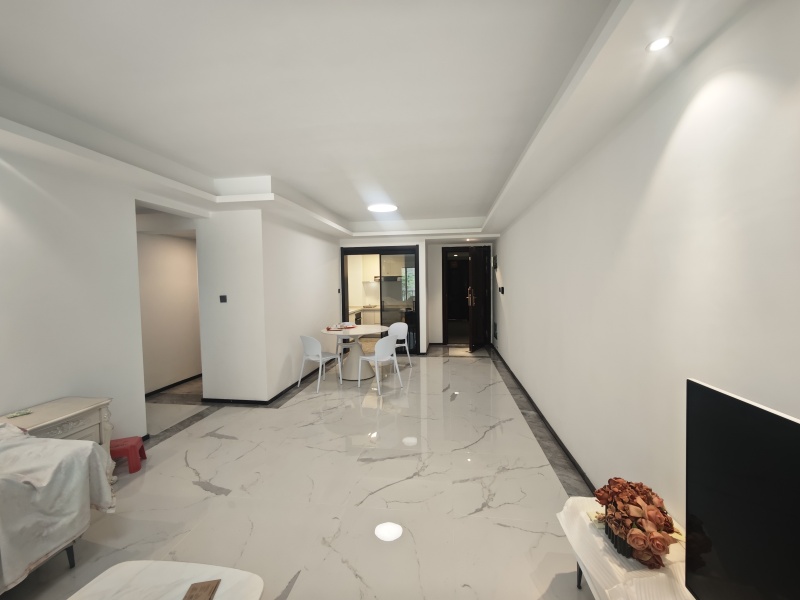 4室2廳2陽臺(tái) 碧桂園北城映象谷雨苑客廳