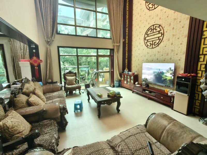 5室2廳2陽臺 北辰小區(qū)櫻花苑客廳