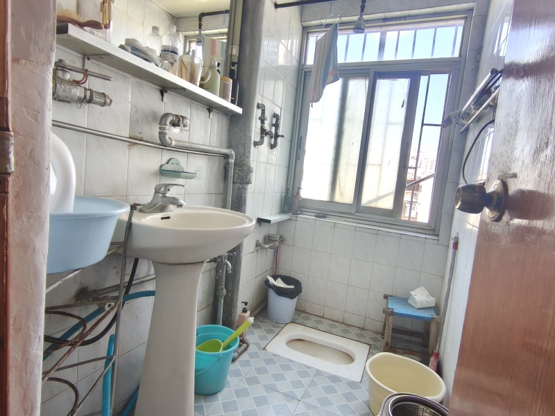 3室2廳1陽臺 栗樹頭社區(qū)衛(wèi)生間