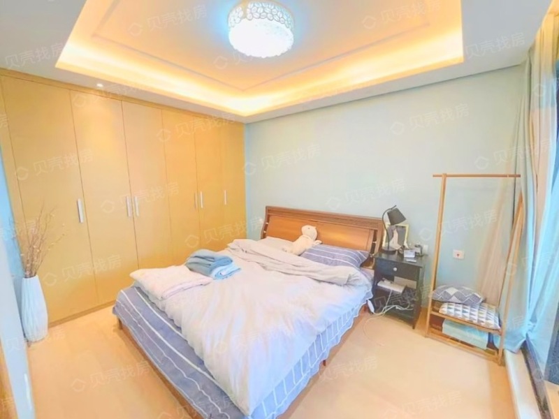 2室2廳1陽(yáng)臺(tái) 濱江俊園萊茵組團(tuán)客廳