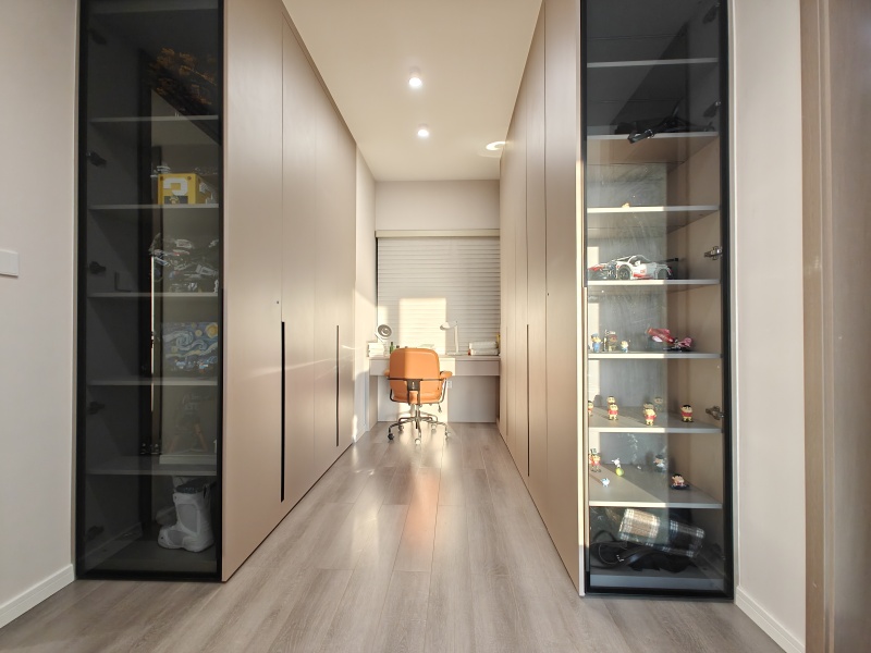 3室2廳1陽臺(tái) 龍湖天璞A1地塊臥室