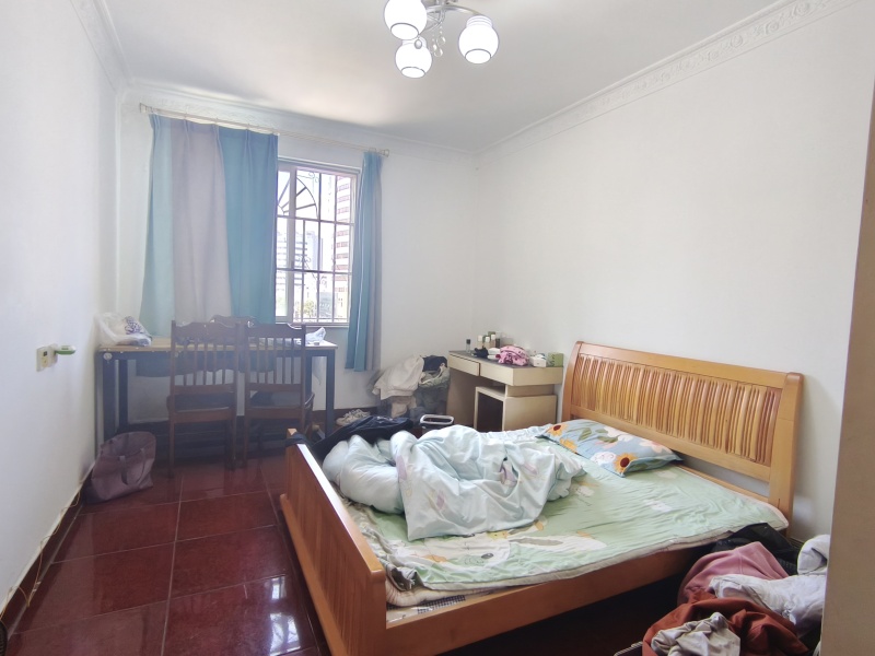 3室2廳1陽臺 栗樹頭社區(qū)臥室