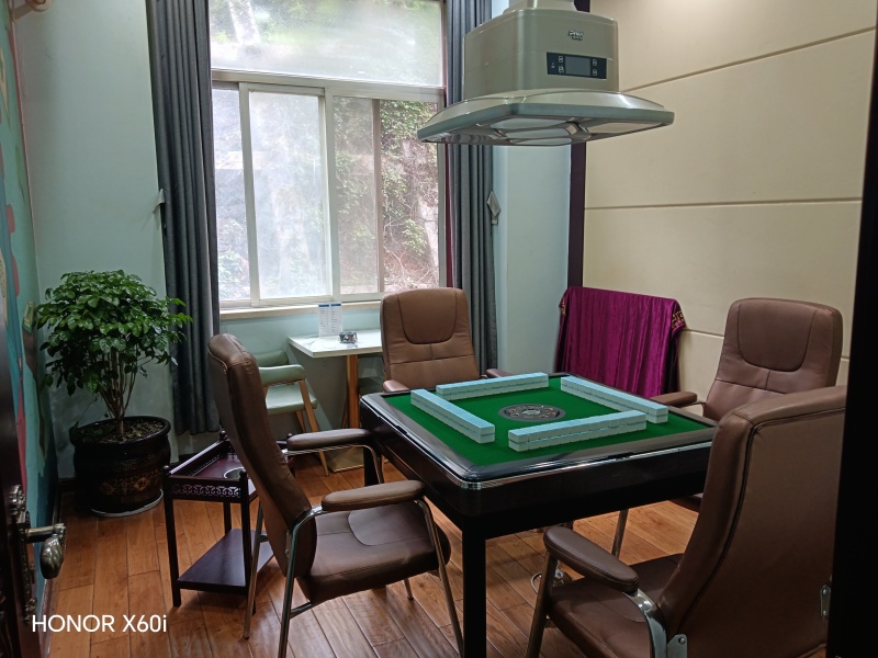 300㎡ 假日城市商铺内景图