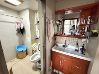 3室2廳1陽臺 潤城十一區(qū)衛(wèi)生間