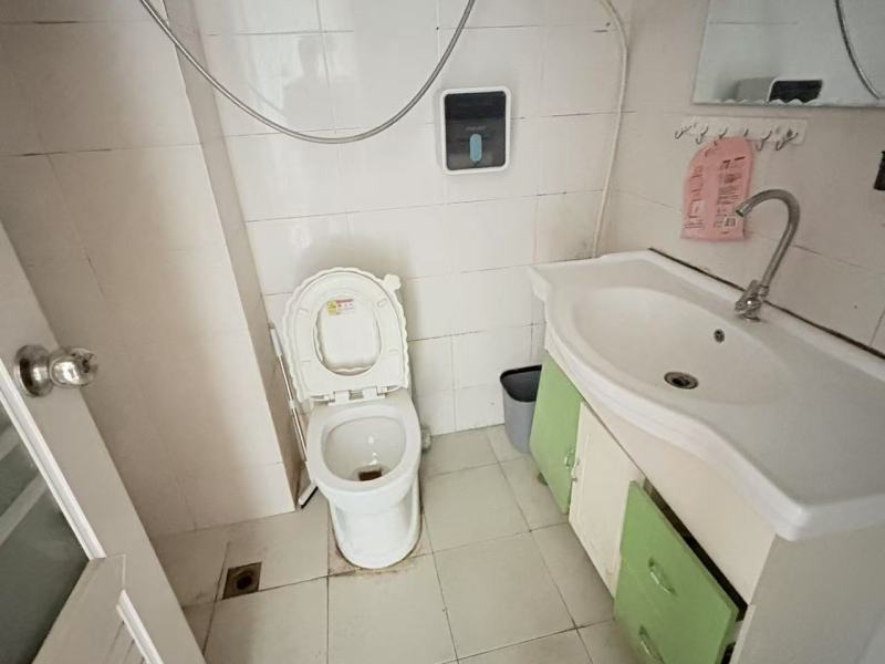 4室2廳1陽臺 新亞洲星體花園南區(qū)衛(wèi)生間