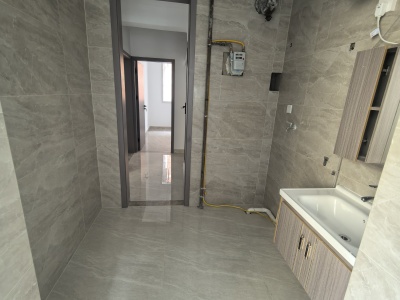 2室2廳1陽(yáng)臺(tái) 翠湖北路70號(hào)