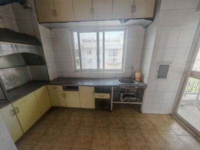 3室2廳1陽(yáng)臺(tái) 云大小區(qū)