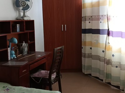 3室2廳2陽臺(tái) 翠華苑