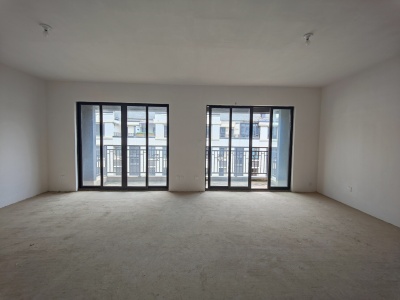 4室2廳2陽臺(tái) 中海云麓九里一期