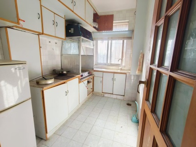 3室2廳1陽(yáng)臺(tái) 東華小區(qū)