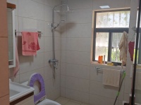 6室2廳2陽(yáng)臺(tái) 西府景苑衛(wèi)生間