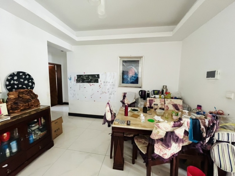 4室2廳2陽臺 中央麗城餐廳