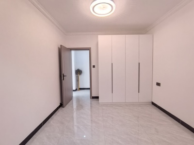 2室2廳1陽臺 春苑小區(qū)