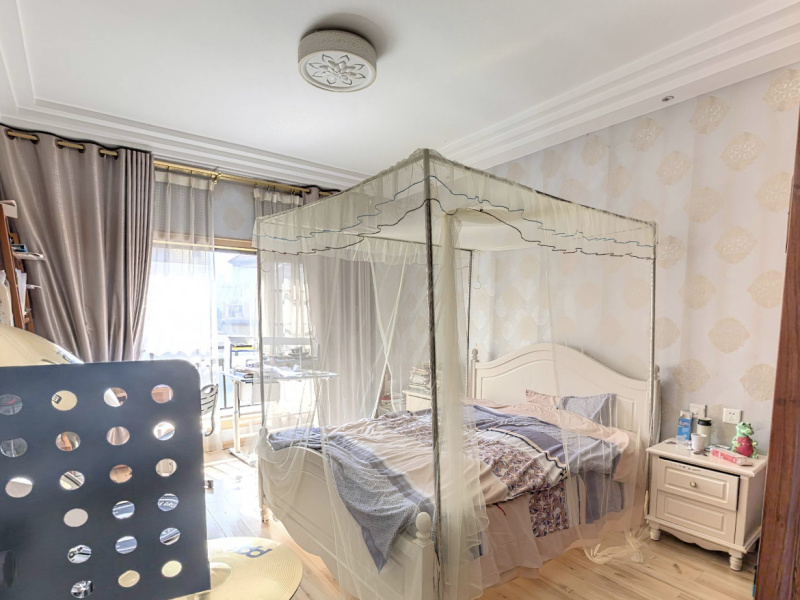 5室3廳2陽臺 果林湖畔別墅臥室