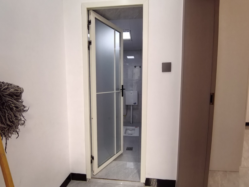 2室2廳1陽臺 春苑小區(qū)門廳