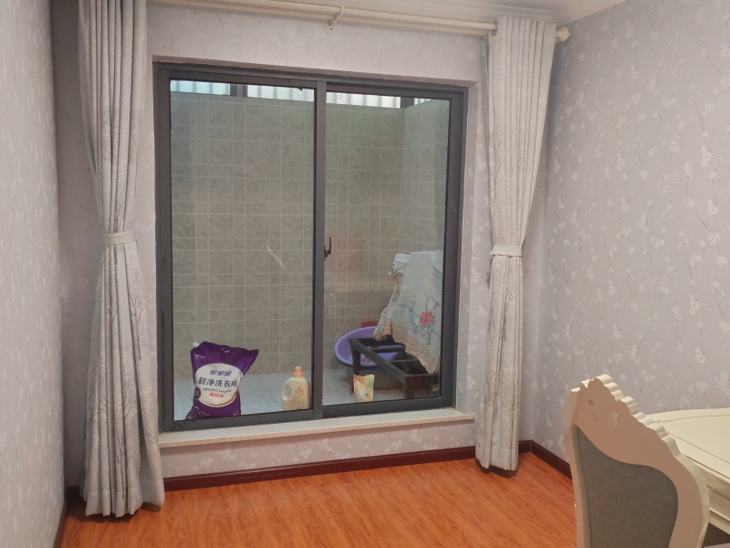 6室2廳2陽(yáng)臺(tái) 西府景苑書(shū)房