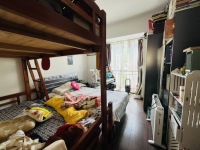 4室2廳2陽臺 中央麗城臥室