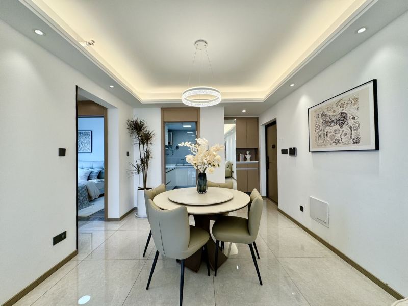 3室2廳1陽(yáng)臺(tái) 彩云城辰灣餐廳