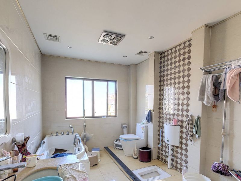 5室3廳2陽臺 果林湖畔別墅衛(wèi)生間