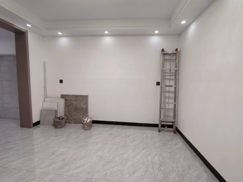 2室2廳1陽臺 春苑小區(qū)客廳