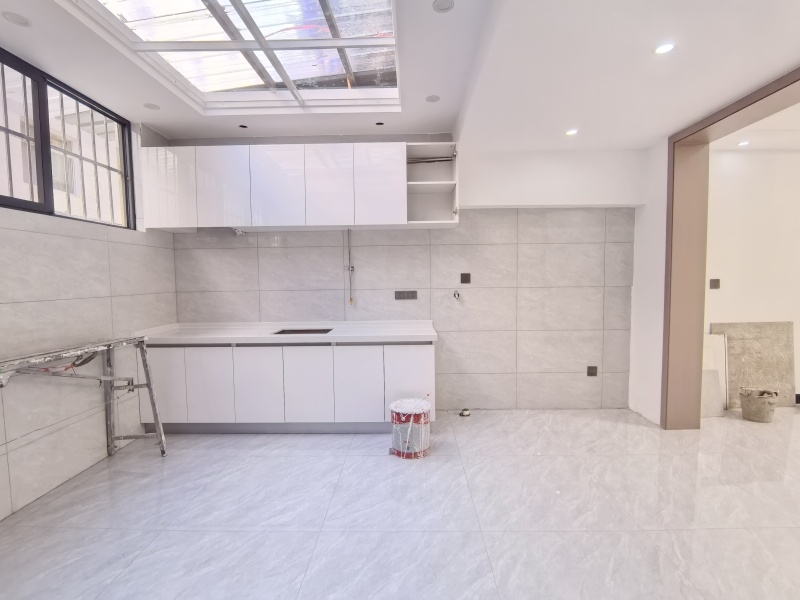 2室2廳1陽臺 春苑小區(qū)廚房