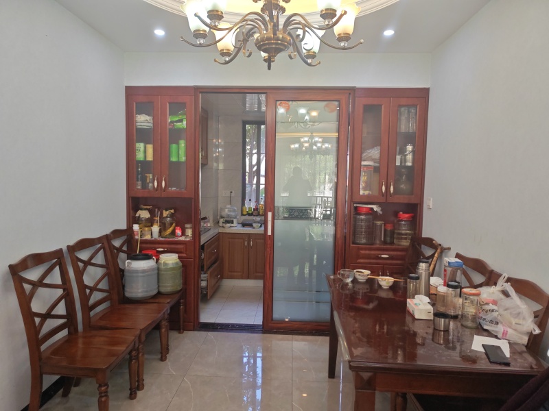 6室2廳2陽(yáng)臺(tái) 西府景苑餐廳