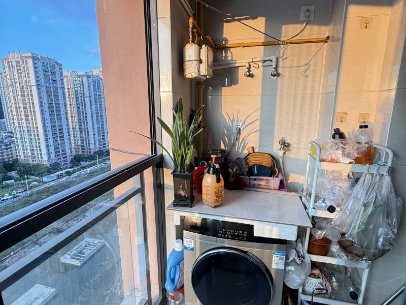 3室2廳1陽臺 潤城十一區(qū)陽臺