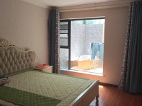 6室2廳2陽(yáng)臺(tái) 西府景苑臥室