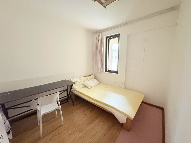 4室2廳1陽臺 新亞洲星體花園南區(qū)臥室