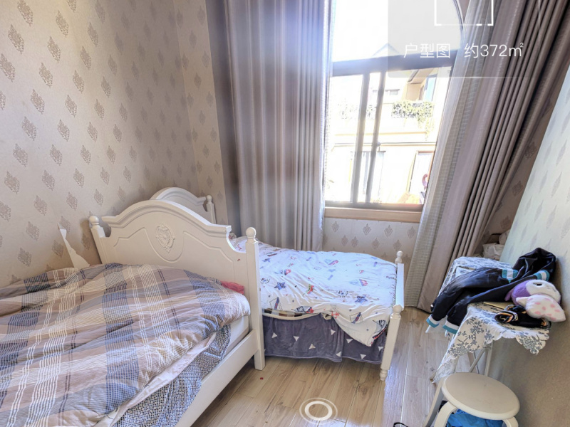 5室3廳2陽臺 果林湖畔別墅臥室