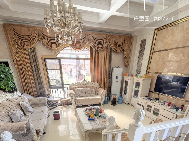 5室3廳2陽臺 果林湖畔別墅客廳