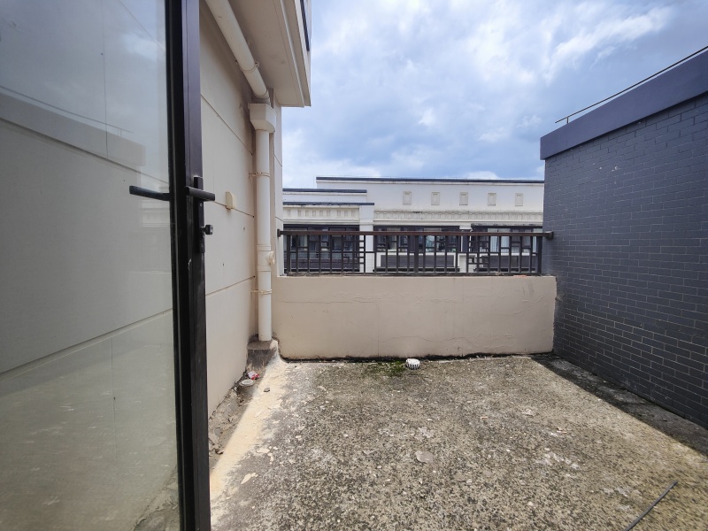 4室2廳2陽臺(tái) 中海云麓九里一期別墅自家花園