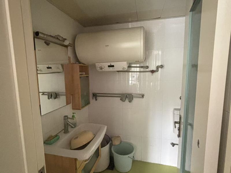 5室3廳2陽臺 高新文翠園衛(wèi)生間