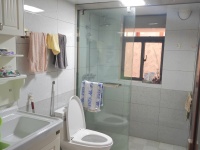 6室2廳2陽(yáng)臺(tái) 西府景苑衛(wèi)生間