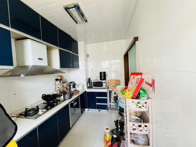 4室2廳2陽臺 中央麗城廚房