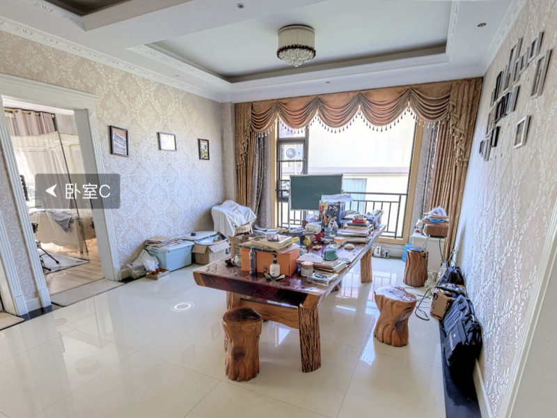 5室3廳2陽臺 果林湖畔別墅客廳