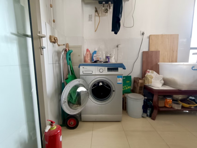 4室2廳2陽(yáng)臺(tái) 龍江雅苑陽(yáng)臺(tái)