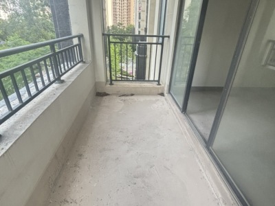 4室2廳1陽(yáng)臺(tái) 假日城市芳華陽(yáng)臺(tái)