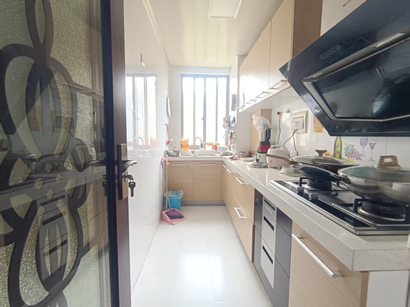 4室2廳2陽(yáng)臺(tái) 龍江雅苑廚房