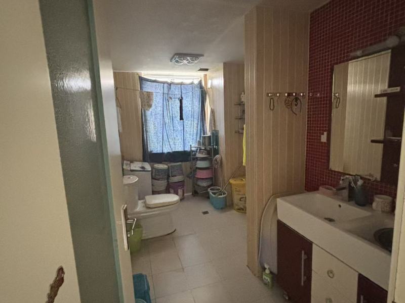 5室3廳2陽臺 高新文翠園衛(wèi)生間