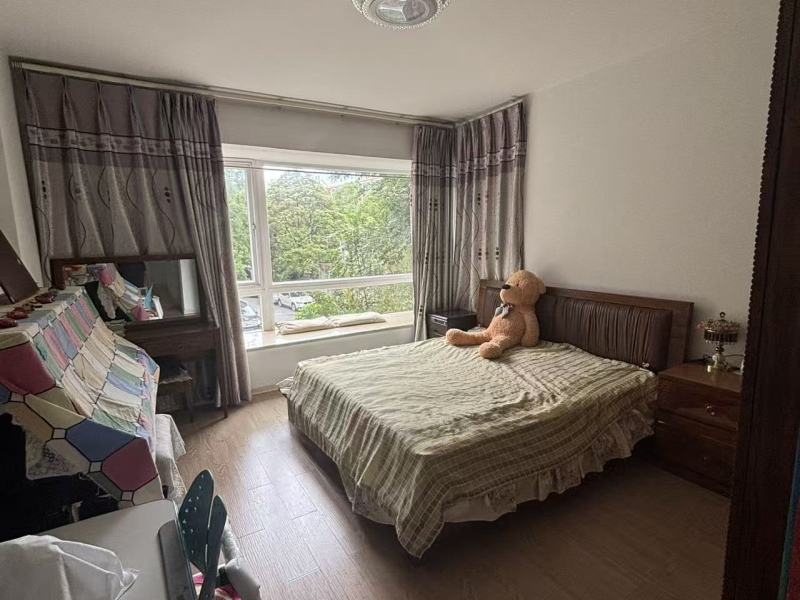 5室3廳2陽臺 高新文翠園臥室