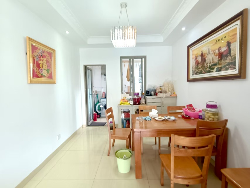 4室2廳2陽(yáng)臺(tái) 龍江雅苑餐廳