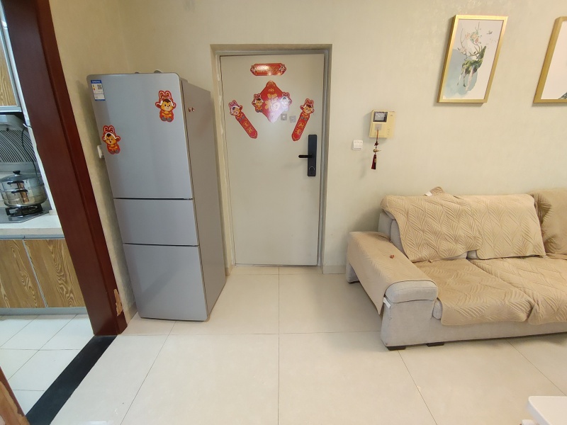 2室2廳1陽臺 東驤神駿二期門廳